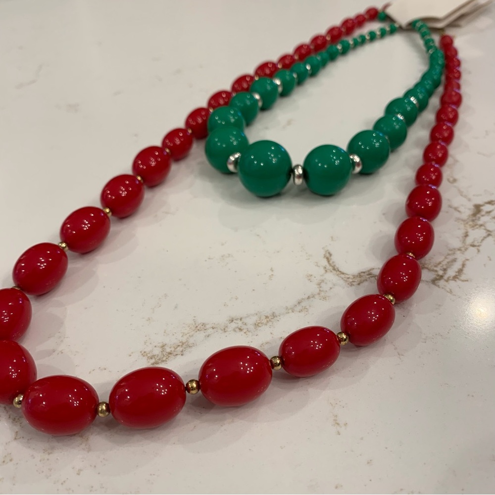Vintage* 1980’s Pair of  Red & GreenBeaded Necklaces Perfectly Festive! - Picture 2 of 9